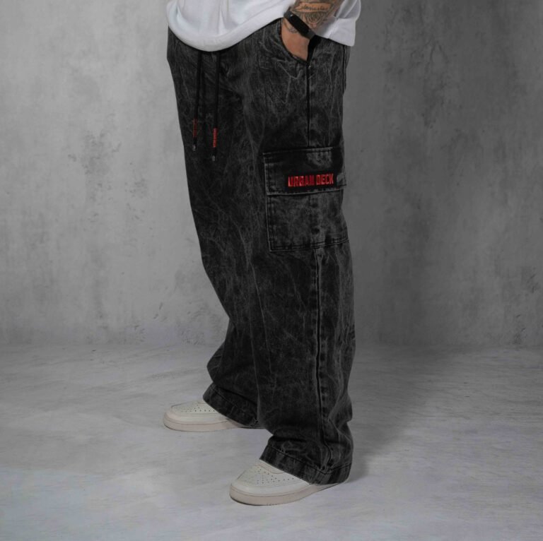 Camiseta oversized, basica, estonada em algodão, com estampa exclusiva da UrbanDeck.