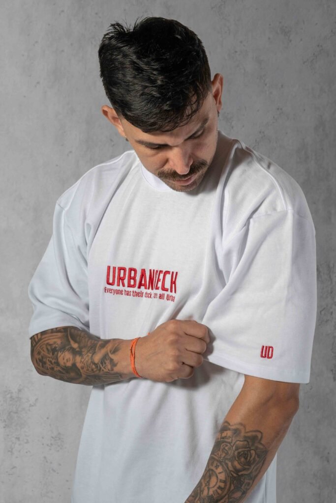 Camiseta Oversized Essential Premium 250g branca bordada