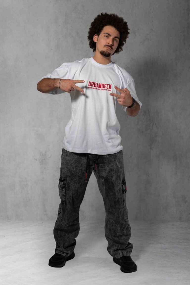 Camiseta oversized, basica, estonada em algodão, com estampa exclusiva da UrbanDeck.