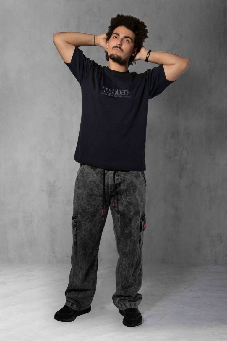 Camiseta oversized, basica, estonada em algodão, com estampa exclusiva da UrbanDeck.